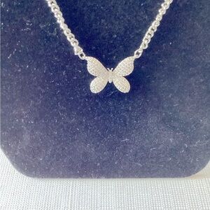 Daisy Fuentes Silver Tone Necklace Elegant